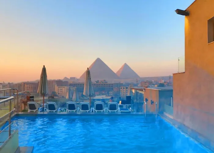Pyramid Front Hotel