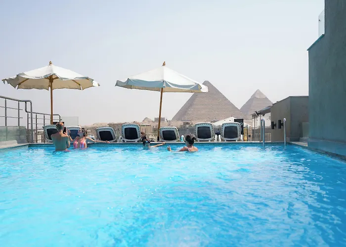 Pyramid Front Hotel